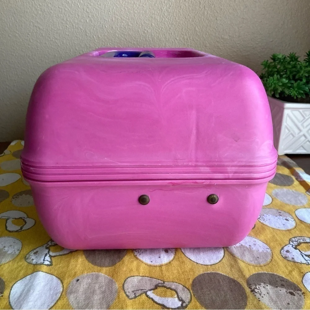 Vintage Caboodles hot pink and purple 2 tier convertible makeup case